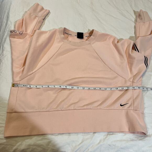 Nike Pro Dri-Fit Get Fit Women's Crew Boxy Cropped sweatshirt pink L - Picture 8 of 13